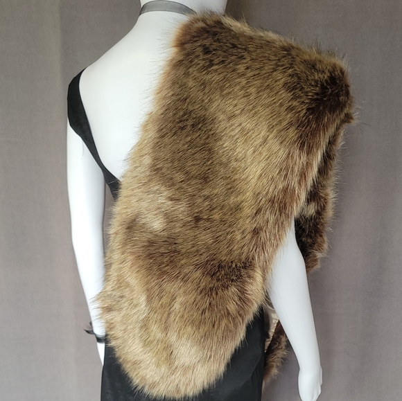 Shoulder cover fur - Picture 3 of 7